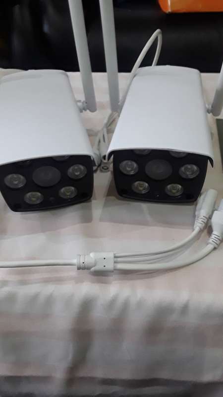 SET OF 2 IP CAMERAS (ONE BID FOR BOTH)