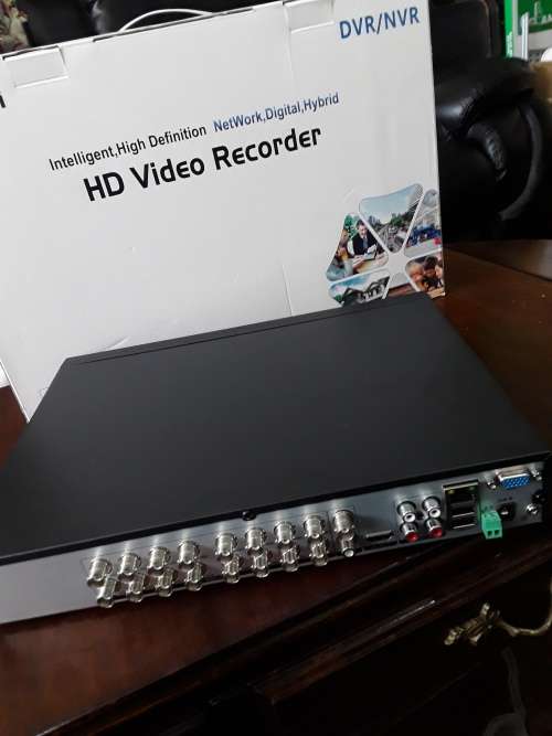 16 CHANNELS HD DVR/ NVR INCL.POWER SUPPLY AND MOUSE