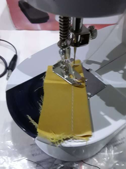 MINI SEWING MACHINE