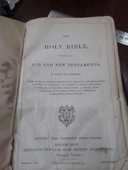 ANTIQUE ENGLISH HOLY BIBLE(1800`S)