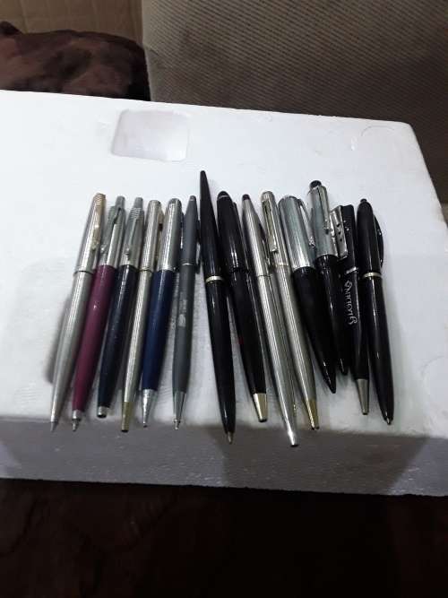 JOBLOT COLLECTABLE PENS(INCLUDES 3 PARKER PENS)