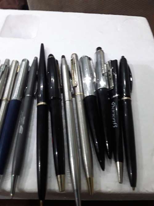 JOBLOT COLLECTABLE PENS(INCLUDES 3 PARKER PENS)
