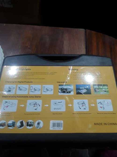 MULTIFUNCTIONAL JUMP STARTER