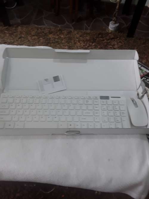 2,4 G KEYBOARD DOCK(ULTRA THIN FASHION)