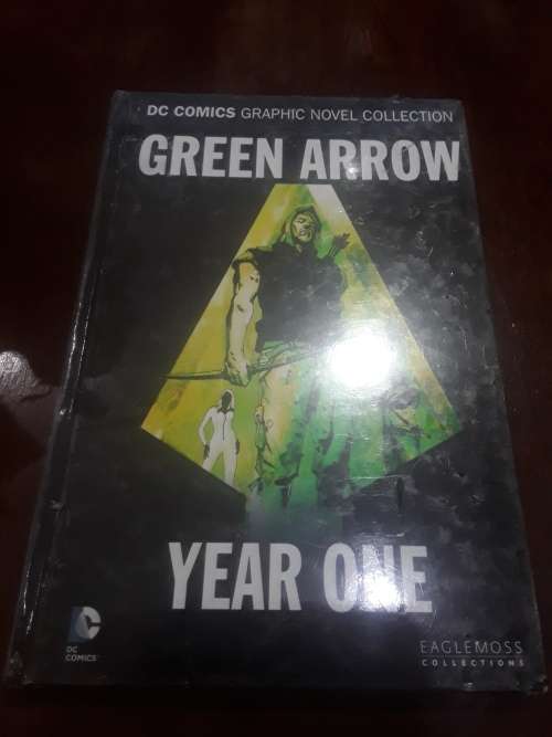 DC HARDCOVER COMIC(GREEN ARROW)YEAR ONE