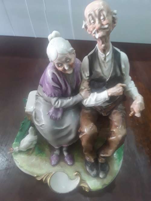 GIUSEPPE CAPOE FIGURINE (HAPPY OLD COUPLE)CAPODIMONTE 1959