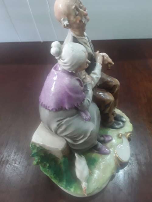 GIUSEPPE CAPOE FIGURINE (HAPPY OLD COUPLE)CAPODIMONTE 1959