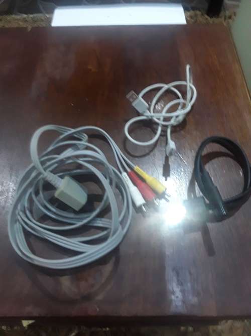 NINTENDO WII WITH POWER SUPPLY, 2 REMOTES AND ASSESCORIES