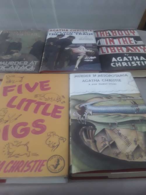 SET OF 5 AGATHA CHRISTIE HARDCOVER NOVELS (MINT CONDITION)