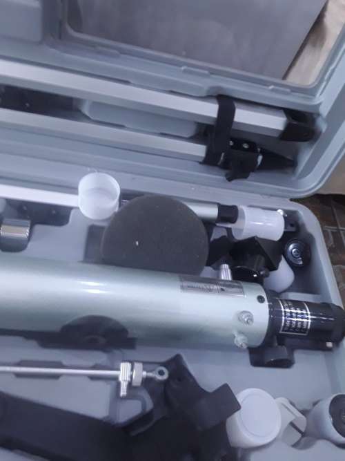 ASTRONOMICAL TELESCOPE WITH STAND AND ALL ASSESCORIES IN CASE