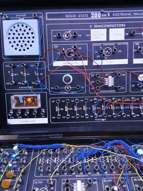 GAKKEN MY KIT 200 ELECTRONIC PROJECT KIT IN CASE(RARE)