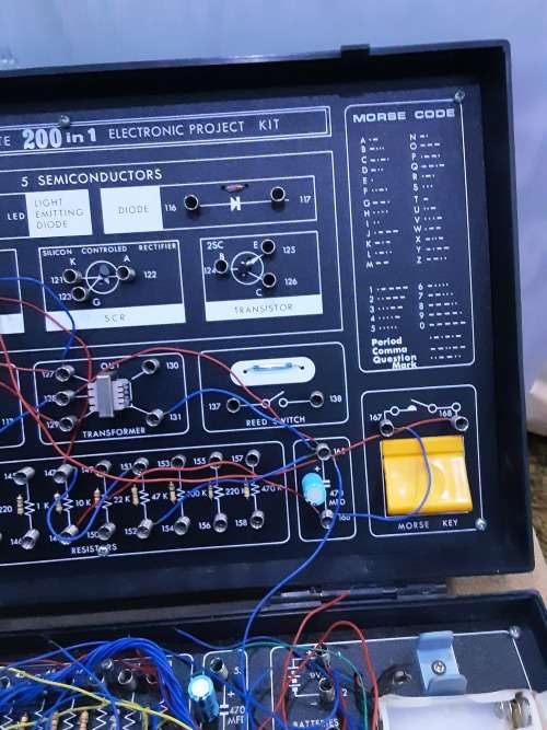 GAKKEN MY KIT 200 ELECTRONIC PROJECT KIT IN CASE(RARE)