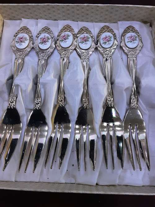 GOLDPLATED EETRITE EMAMELED FLOWER FORKS(SET OF 6)