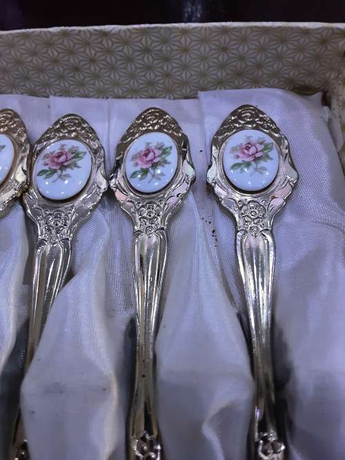 GOLDPLATED EETRITE EMAMELED FLOWER FORKS(SET OF 6)