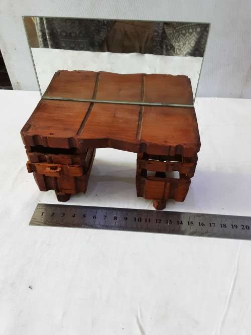 4 PIECE SOLID WOOD VINTAGE DOLLS HOUSE FURNITURE