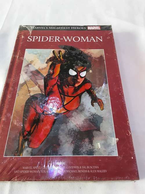 MARVEL SUPERHEROES HARDCOVER COMIC (SPIDERWOMAN)
