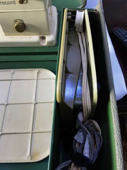 BERNINA RECORD 739 ALL METAL SEWING MACHINE (MADE IN SWITZERLAND)WITH CARRY CASE-WORKS PERFECTLY