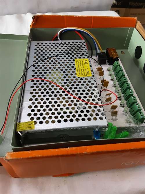 12 VDC,9 OUTPUT SWITCH MODE CCTV POWER SUPPLY