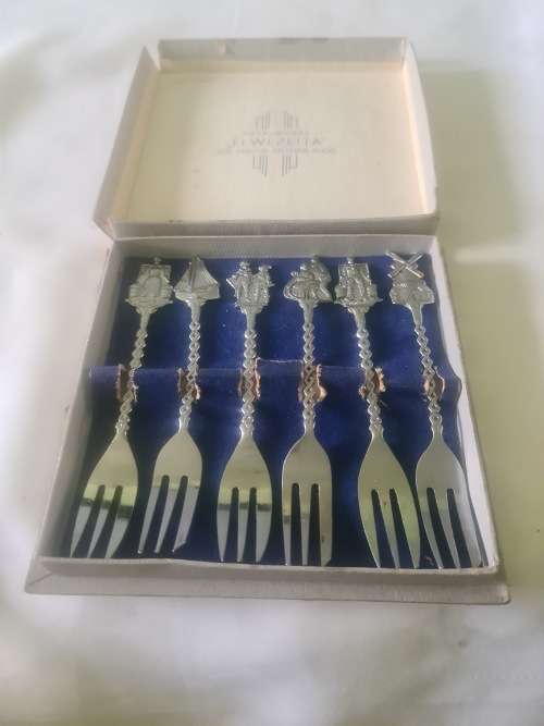 6 X METALWORKS ELWEZETTA THW HAGUE NETHERLANDS VINTAGE FORKS