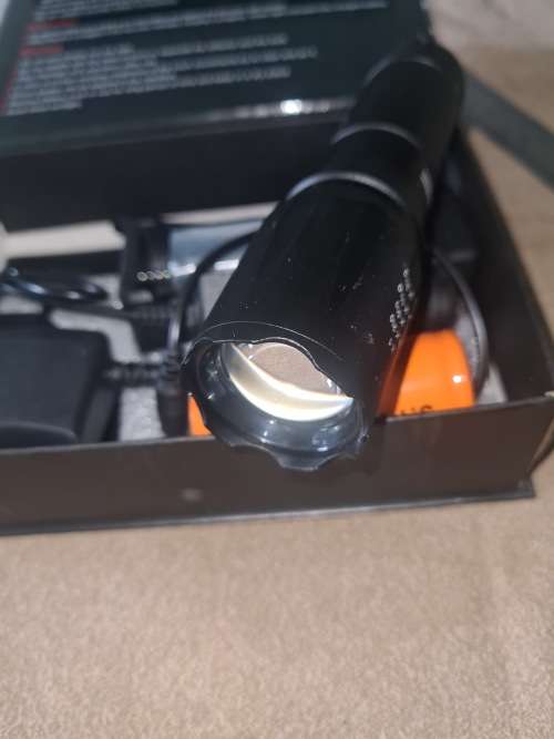 X900 LANTERNA TATICA MILITAR WITH BATTERY