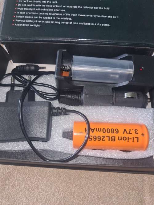 X900 LANTERNA TATICA MILITAR WITH BATTERY