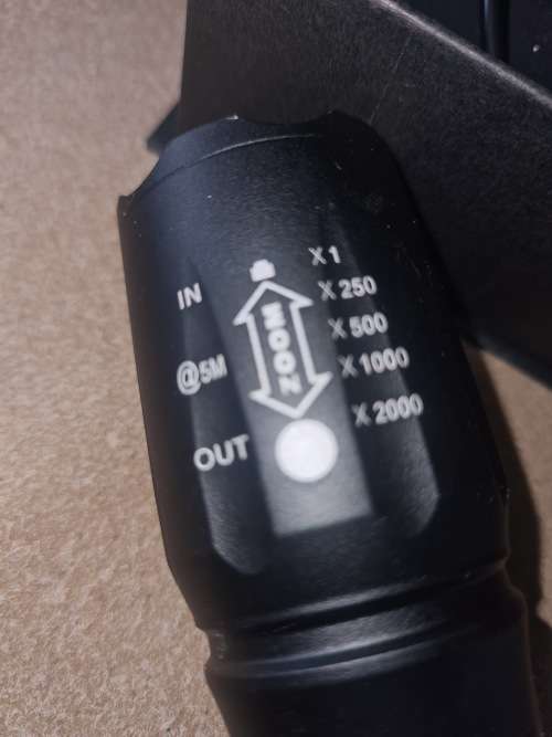 X900 LANTERNA TATICA MILITAR WITH BATTERY