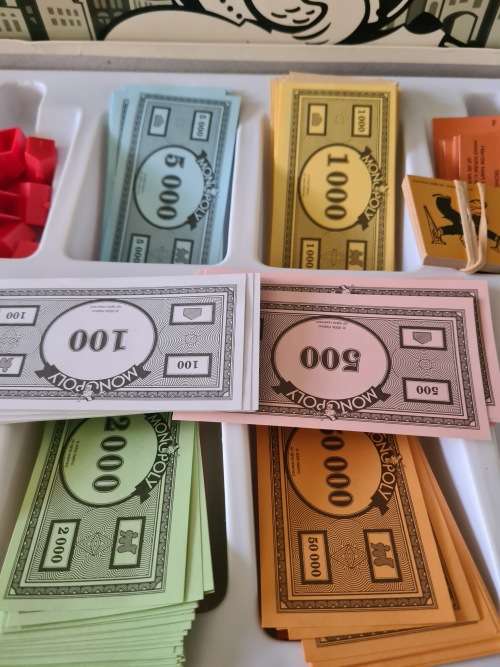 PARKER BROS MONOPOLY (COMPLETE SET)