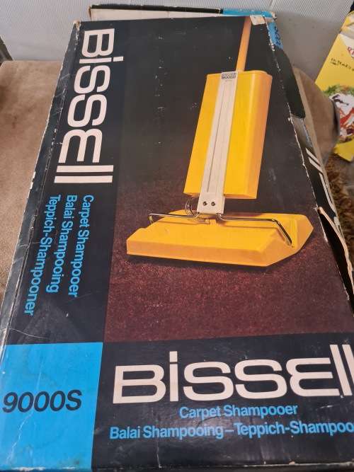 VINTAGE BISSELL 9000S CARPET SHAMPOOER(UNUSED)