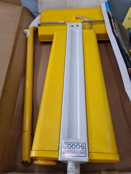 VINTAGE BISSELL 9000S CARPET SHAMPOOER(UNUSED)