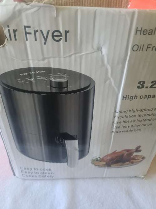 3.2L AIR FRYER(NEEDS REPAIRS)USED ONCE