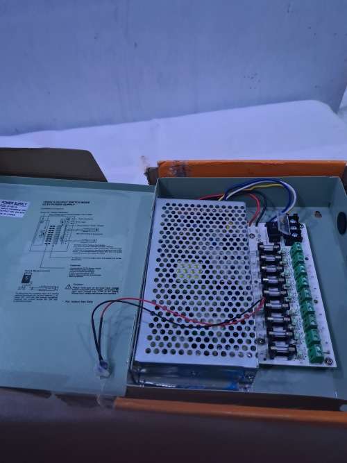 12 VDC, 9 OUTPUT SWITCH MODE CCTV POWER SUPPLY