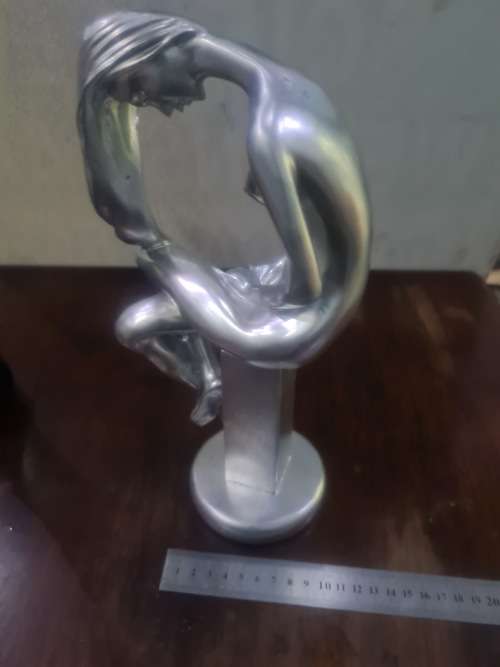 WOMAN SITTING BODY SCULPTURE (27 CM TALL)