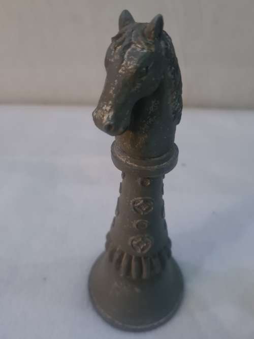 LARGE VINTAGE PEWTER HORSE HEAD CHESS PIECE(20CM HEIGHT)
