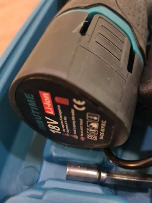 CORDLESS DRILL SET WITH CHARGER