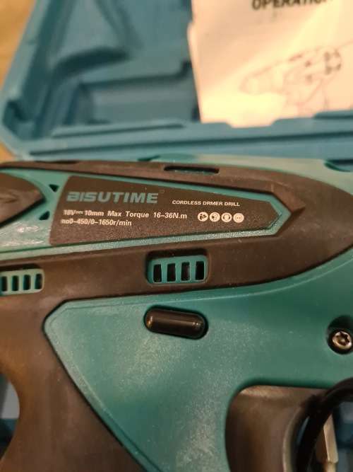 CORDLESS DRILL SET WITH CHARGER