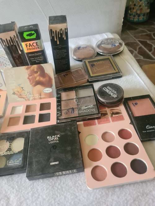 JOB LOT FACE MAKEUPS AND NAIL ART PRODUCTS
