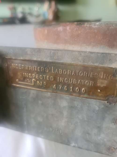 ANTIQUE LAMP(UNDEWRITERS LABORATORIES INSPECTED INCUBATOR MARKINGS)