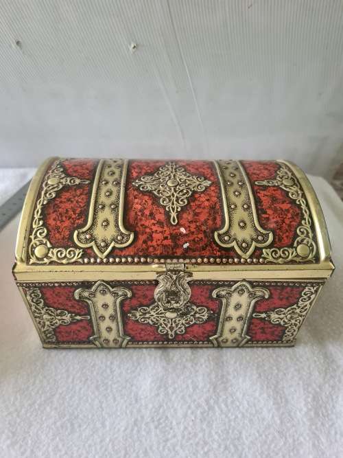 VINTAGE META7L CHEST KIST BOX