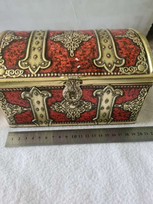 VINTAGE META7L CHEST KIST BOX