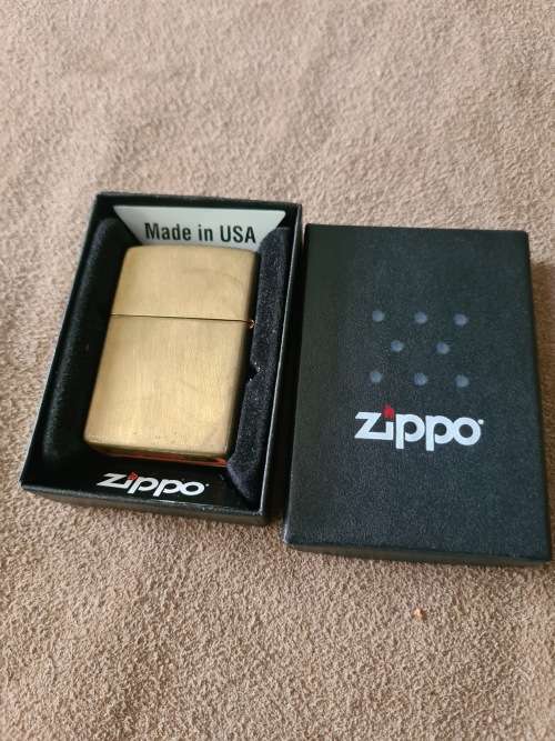 ZIPPO LIGHTER IN ORIGINAL BOX(MADE IN USA)