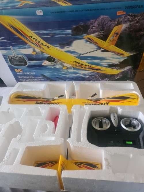 RC/DOLPHIN PLANE(FLIES OVER 15M HIGH)