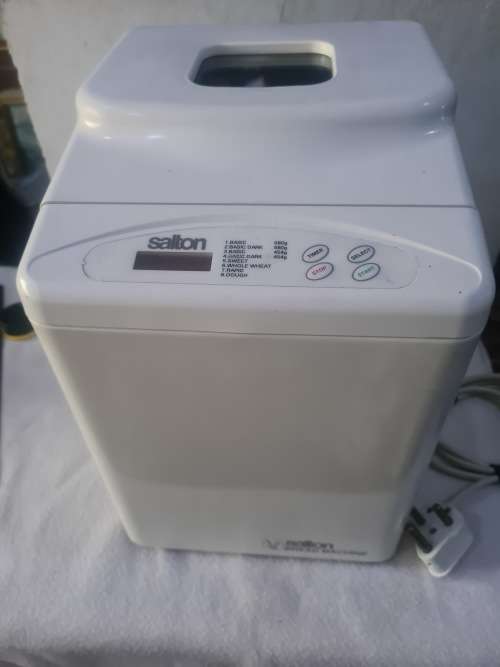 SALTON BREAD MAKER WITH MANUAL(MINT CONDITION)