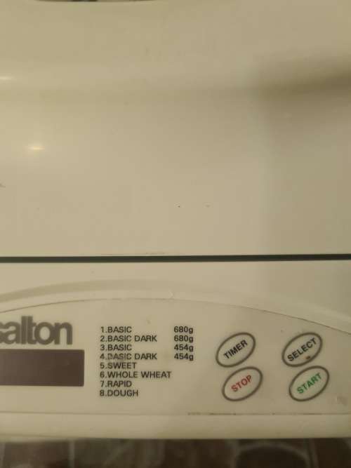 SALTON BREAD MAKER WITH MANUAL(MINT CONDITION)
