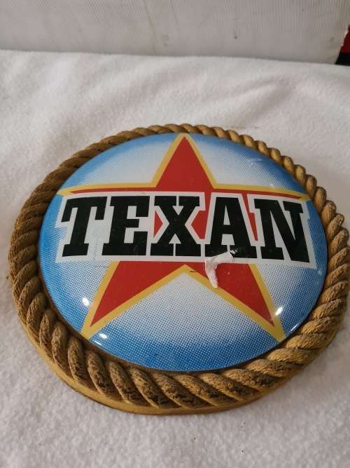 VINYAGE TEXAN SIGN