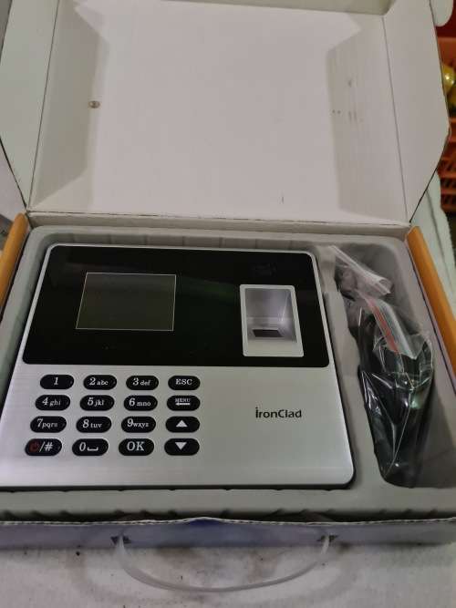 FINGERPRINT MACHINE WITH BYILT IN BATTERY(DSP)