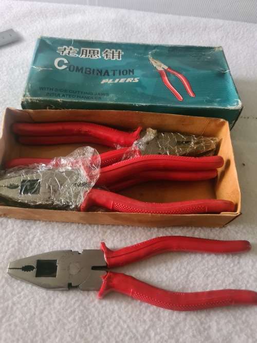 BOX OF 6 COMBINATION PLIERS WITH SIDE CUTTING JAWS(8 `)