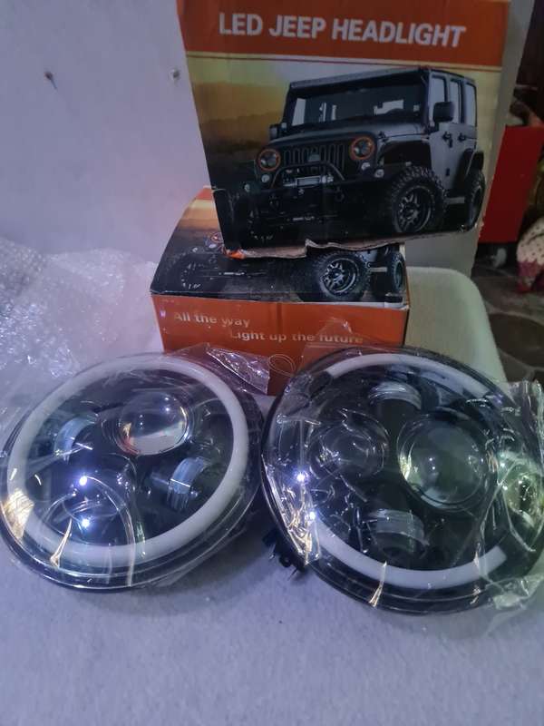 2 X LED JEEP HEADLIGHTS