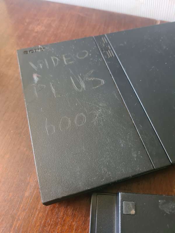 2 X SONY PLAYSTATION 2 CONSOLE (NO CABLES)
