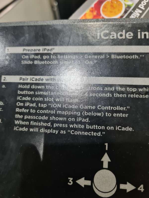Ion Icade Bluetooth Arcade Cabine & Joystick Controller for Ipad