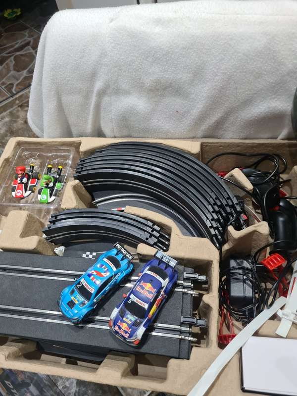 1/43 SLOT RACING SYSTEM INCLUDES MARIO AND LUIGI RACING CARS
